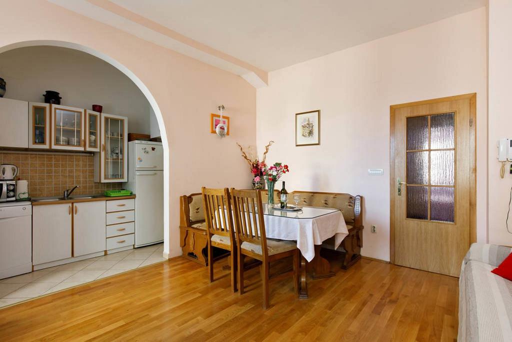 Apartment Ana Split Bagian luar foto